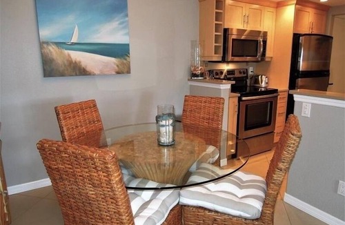 Longboat Key Condo | Beachcomber unit 201
