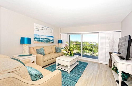 Longboat Key Condo | Beachcomber unit 403