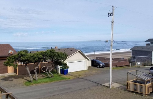 Gleneden Beach Apartment | Beachcombers Haven - Family and Group event lodging on the central Oregon Coast!