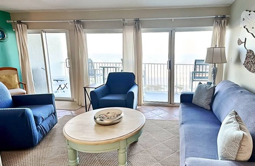 Jacksonville Beach Condo | Beachdrifter 403 | Oceanfront Condo with Pool, Balcony + Beach Access