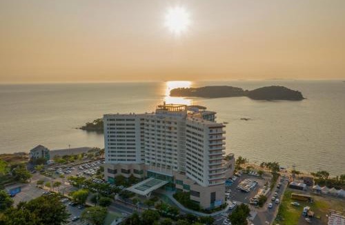 Holmoe Resort | Beache Palace
