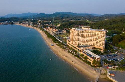 Holmoe Resort | Beache Palace