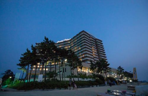 Holmoe Resort | Beache Palace