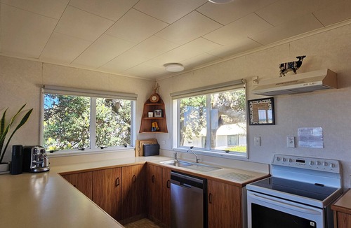 Waihi Beach House | Beached on Broadway - Perfect for Couples, Families, Friends & the Family Dog