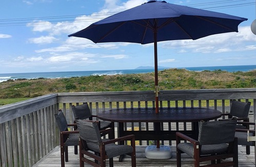 Waihi Beach House | Beached on Broadway - Perfect for Couples, Families, Friends & the Family Dog