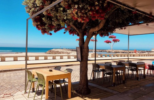 Vila Praia de Ancora Apartment | Beachfront accommodation, shared rooms with all amenities.