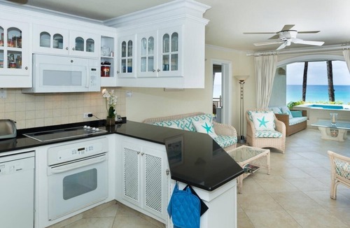 Lower Carlton Apartment | Beachfront 1-Bed with Spa Pool - Reeds House 9