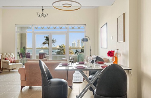 Palm Jumeirah Apartment | Beachfront 1 Bedroom in Palm Jumeirah with Sea Views