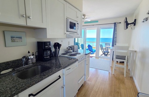North Truro Condo | Beachfront 1BD-A/C, Amazing Water Views & Sunsets, Direct Beach Access