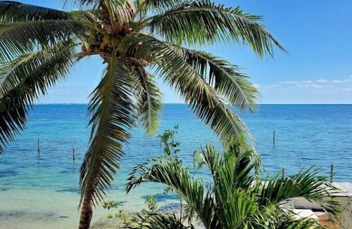 Puerto Juarez Apartment | Beachfront 1BR - Stunning Views - Near Hotel Zone & Isla Mujeres Ferry