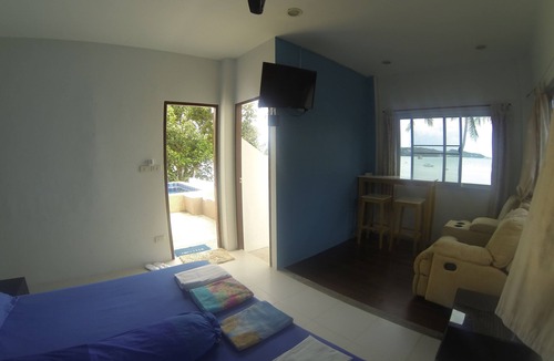 Wichit Apartment | Beachfront 2 bedrooms apartment - Stunning seaview