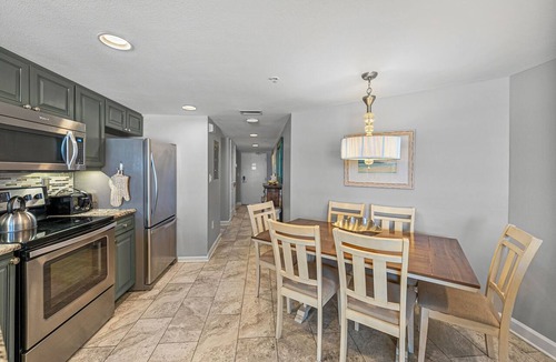 Belle Vista Condo | Beachfront 2 Bedrooms, Balcony, Pool + Hot Tub