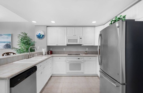 Villa Primera Condo | 🌅Beachfront-2 Pools-Hot Tub-Sauna-Gym-2BR Emerald Isle 1206🌅