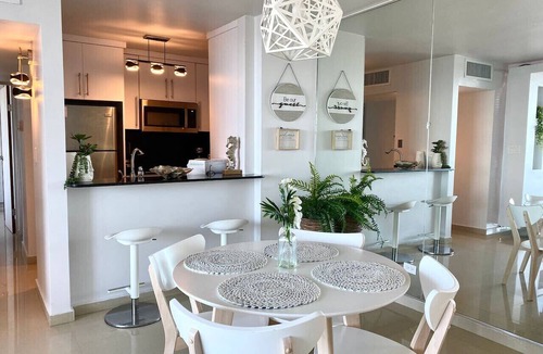 Isla Verde Apartment | Beachfront 2b/2b King Bed Isla Verde Parking