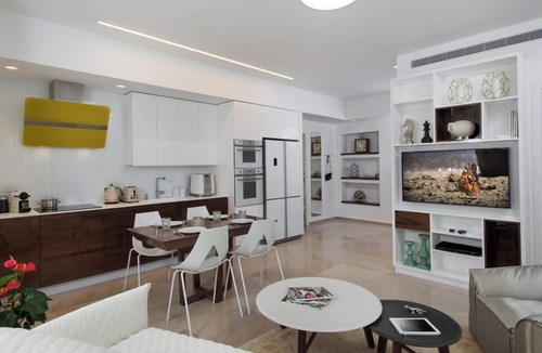 Tel Aviv Promenade Condo | Beachfront 2BR/2BA Condo in Tel Aviv