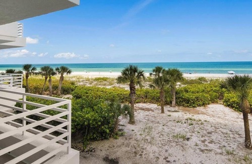 Marco Island Condo | Beachfront 2BR, 2BA Marco Island condo with pool and WiFi.