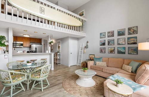 Kihei Condo | Beachfront 2BR condo with heated pool and hot tub summer deals
