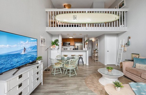 Kihei Condo | Beachfront 2BR condo with heated pool and hot tub summer deals