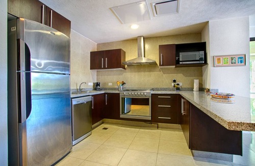 South Hotel Zone Condo | Beachfront 2BR | Accessible, Pool & Hot Tub