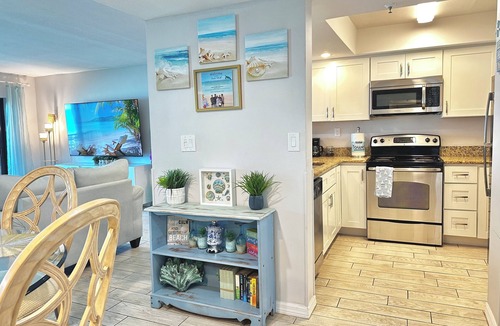 Redington Shores Condo | Beachfront 2BR Condo. Ocean view. Quiet Small Building. No Crowds. Heated Pool.