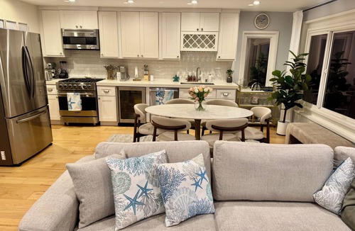 Harbor House | Beachfront 3-bedroom centrally located on the Long Beach peninsula