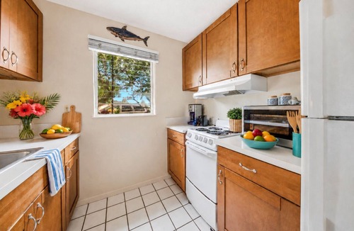 Wailua Condo | Beachfront · 3 min Walk to Beach · Garden Corner Unit · A/C · 3 Pools