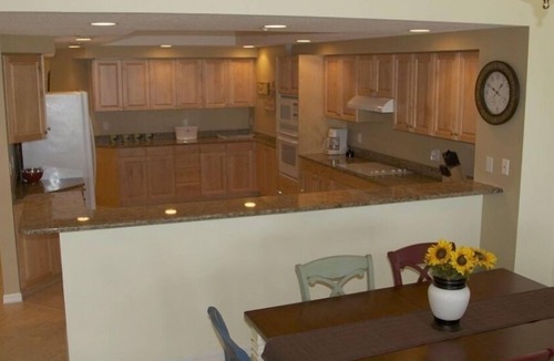 Redington Shores Condo | Beachfront 3BR/3BA Gulf Condo - Heated Pool, 2 Hot Tubs, Gated - Monthly