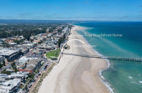Henley Beach Apartment | Beachfront 3BR with Sauna & Pool Table - Newly Renovated