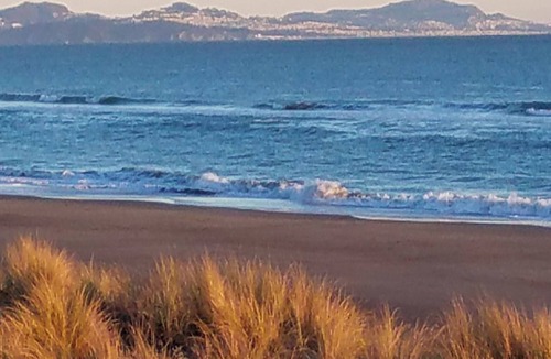 Stinson Beach House | BEACHFRONT! 4bd/4ba Luxury House in Gated Community