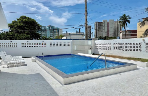 La Pared House | Beachfront 5br/4ba house w/roof top terrace & Swimming Pool