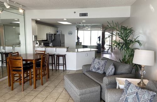 Destin Condo | BEACHFRONT 5TH Floor 2 BEDROOM STEPS AWAY FROM THE WHITE SANDS OF CRYSTAL BEACH