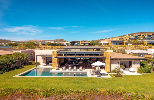San Jose del Cabo Villa | Beachfront 6BR Luxury Villa in RC West Enclave!