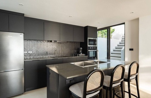 Ang Thong Villa | Beachfront 9BR Sunset Villas w/Staff & Saltwater Infinity Pools