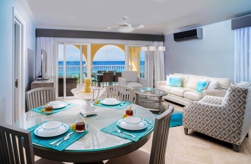 Dover Apartment | Beachfront Apt with Pool - Sapphire 401