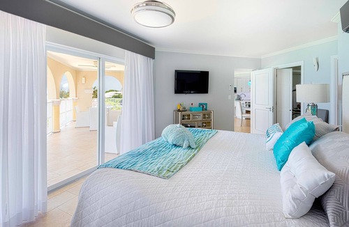 Dover Apartment | Beachfront Apt with Pool - Sapphire 401