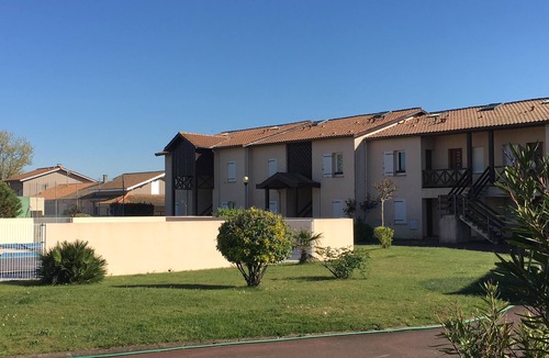 Andernos-les-Bains Apartment | Beachfront apartment with pool and tennis