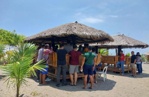 Caba Villa | Beachfront AC 3-Bedrm Villa,14pax