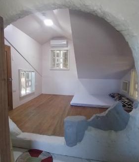 Caba House | Beachfront AC Cave Cabin for 10pax
