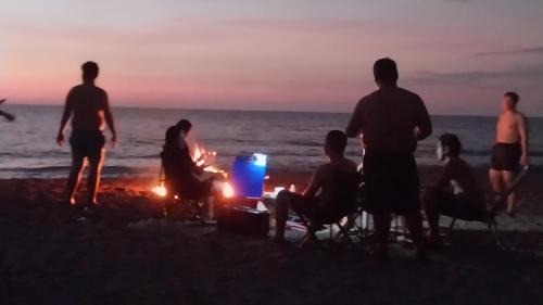 Caba House | Beachfront AC Cave Cabin for 10pax