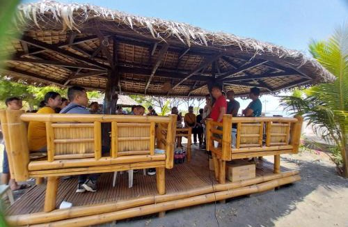 Caba House | Beachfront Aircon Modern Kubo for 10 pax