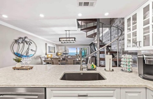 Belleair Beach Condo | Beachfront Aldea 18 in Belleair Beach