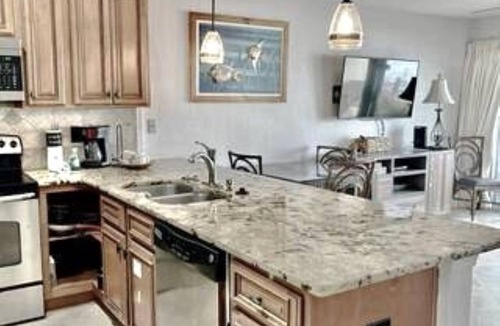 Crystal Beach Condo | BEACHFRONT,AMAZING SHORELINE GULF VIEW,1ST FLOOR WALKOUT,5 STEPS TO BEACH ACCESS