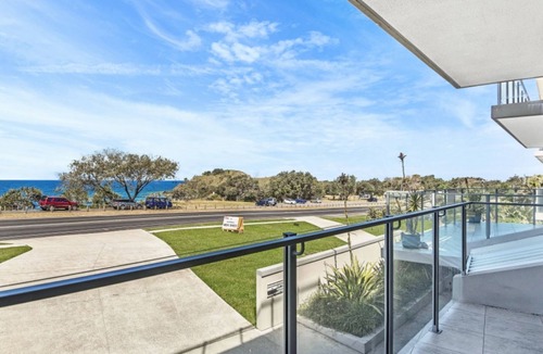 Bogangar Apartment | Beachfront Apartment 1 Cabarita Beach - Stylish Beachfront Apartment Overlooking Cabarita Beach