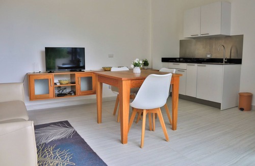 El Callejon Apartment | Beachfront Apartment/Gated/2 Pools/Outdoor Dining Area/Tennis Court