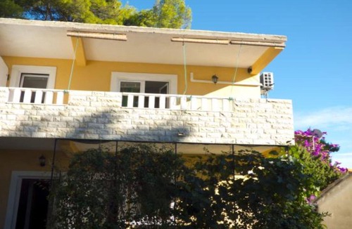 Ivan Dolac Apartment | Beachfront Apartments Plaža - Two Bedroom Apartment A2