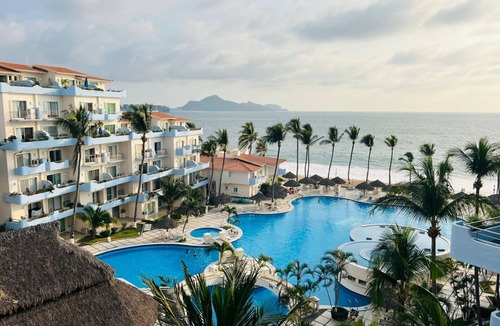 Manzanillo Apartment | BEACHFRONT APARTMENT IN MANZANILLO COLIMA MX. 428