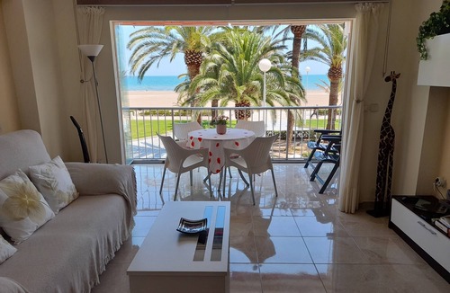 Cullera Apartment | Beachfront apartment 40 k. from Valencia, services all year round,