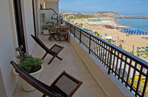 Rethymno Apartment | Beachfront apartment