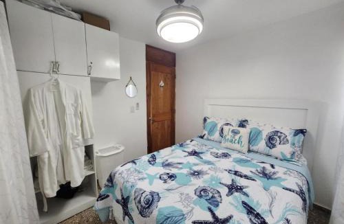 Paraiso Apartment | Beachfront Apartment, Quiet 4 Beds, 1 Bath, AC, Wi-Fi, Hot Water, in Paraiso near Los Patos