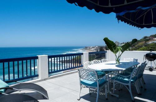Shaka's Rock Apartment | Beachfront Apartments Shakas Rock - Santorini Estate, Pool, Ocean Views